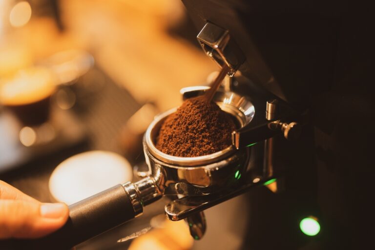 professional,brewing,,coffee,bar,details.,espresso,coffee,pouring,from,espresso
